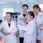 Học Điều dưỡng có cần giỏi Hóa không? Tìm hiểu trước khi chọn ngành